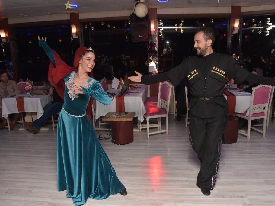 夜発 心も踊るベリーダンス ディナークルーズ イスタンブール トルコ のお得なオプショナルツアー Hisgo トルコ