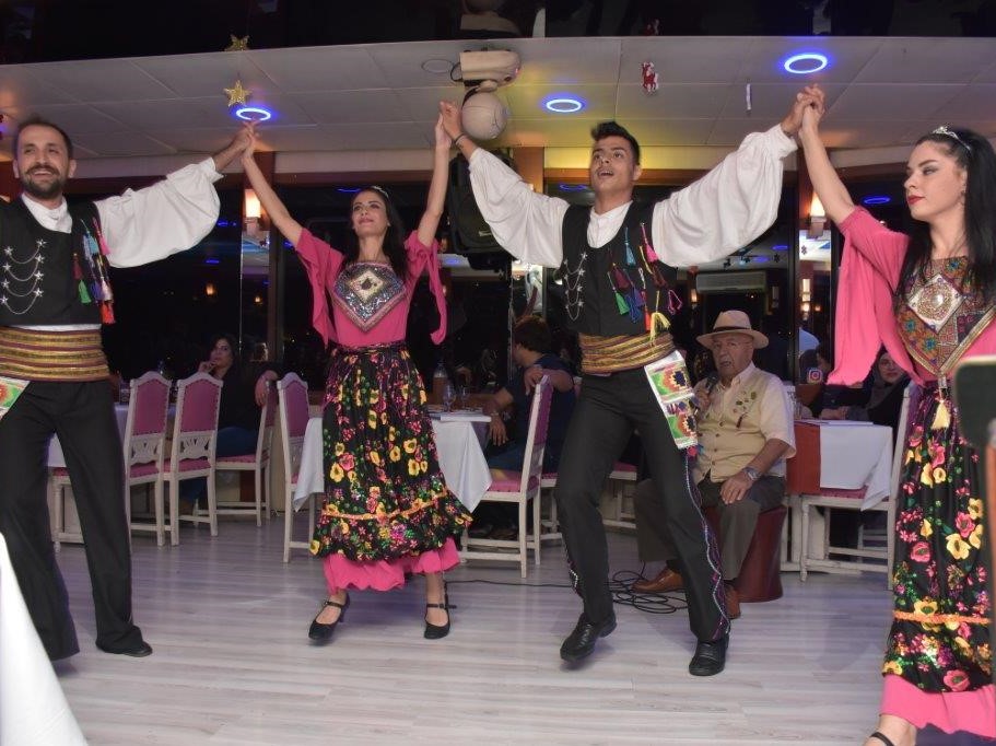 夜発 心も踊るベリーダンス ディナークルーズ イスタンブール トルコ のお得なオプショナルツアー Hisgo トルコ